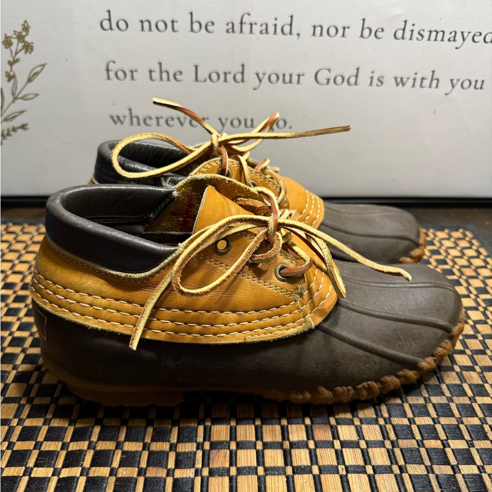 L.L. Bean Brown and Tan Ankle Boots Women SZ 7- Box 15 - Picture 2 of 6